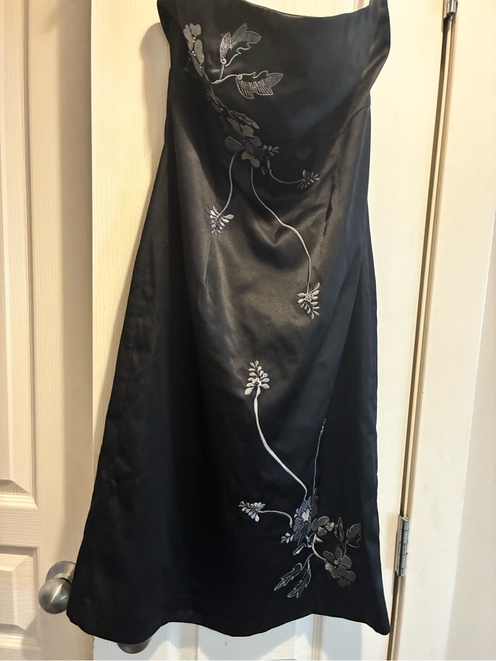 Vera Moda Dress Circa 2005-2008, strapless embroidered dress sz 4